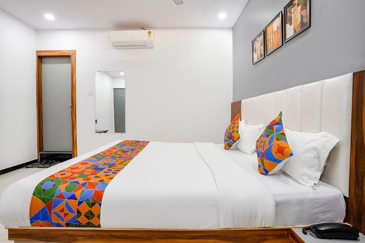 Fabhotel Magnus Surat Exterior photo