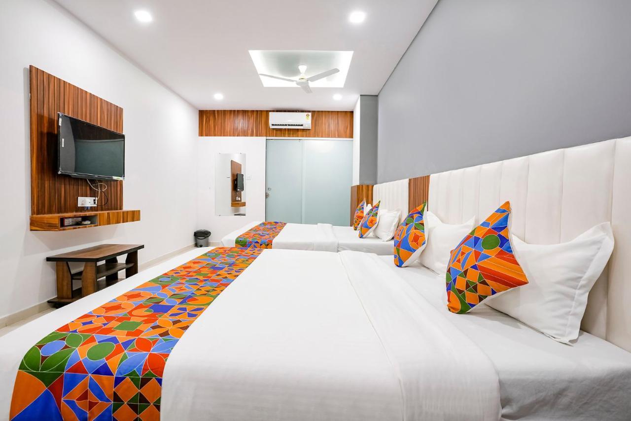 Fabhotel Magnus Surat Exterior photo